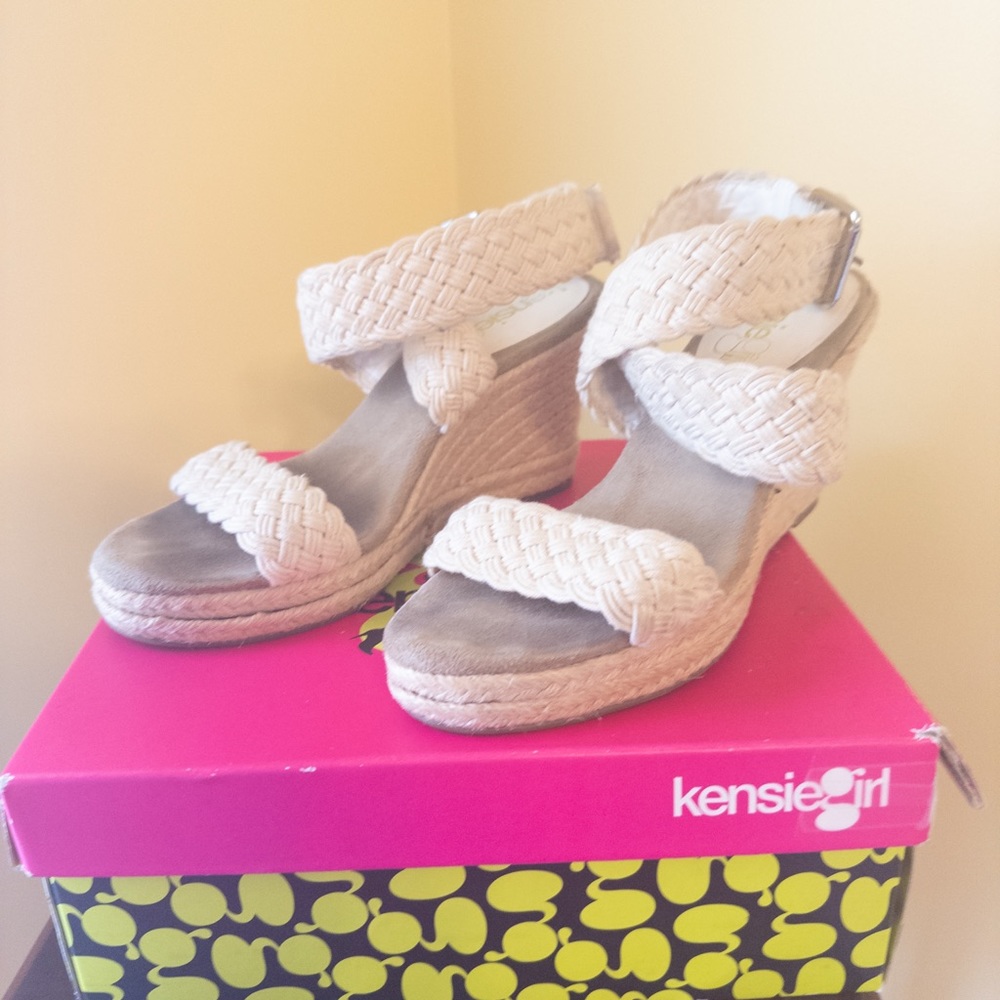 Kensie Girl Cream Woven Strappy Sandals Summer Weave Raffia Wrap Wedge Sandals